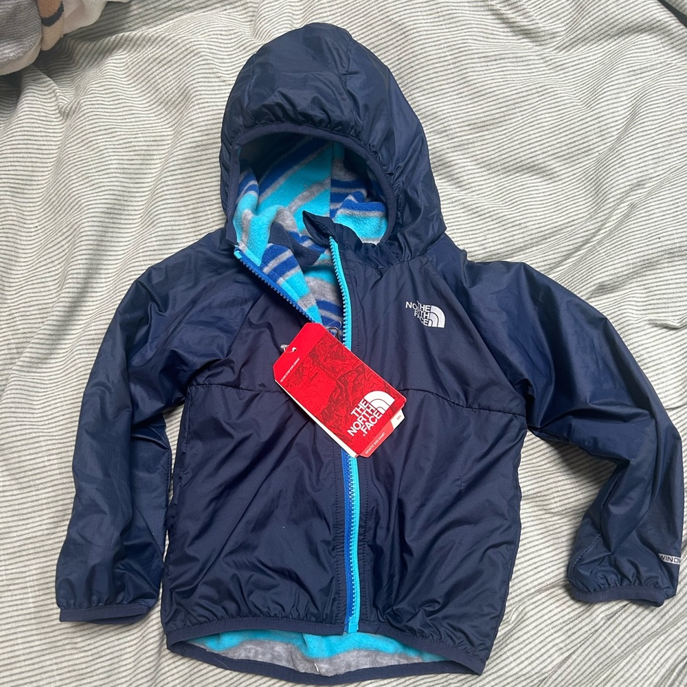BNWT- The North Face Infants reversible Brezway Wind jacket 18-24mo